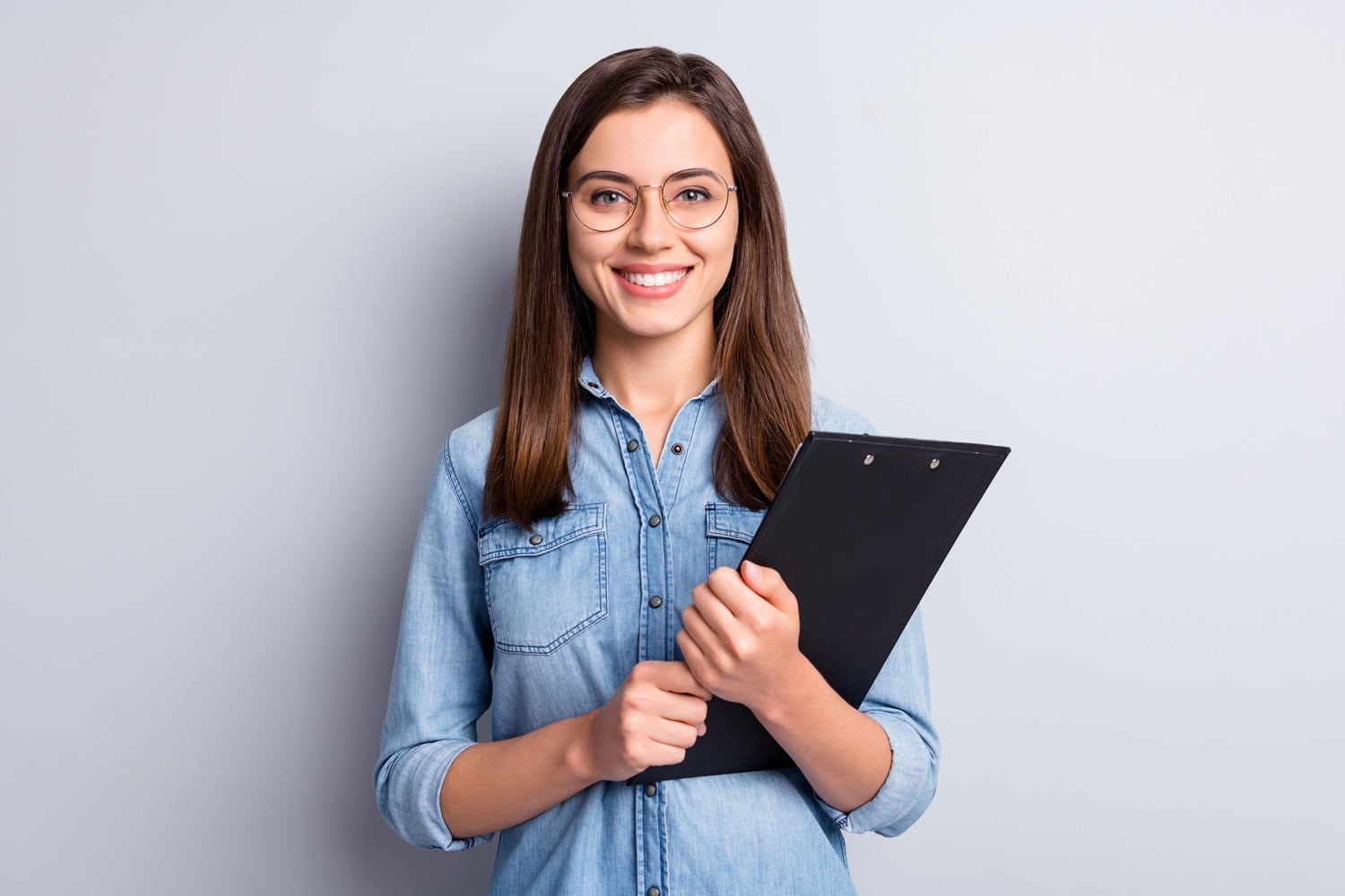 Eine Frau mit Computer